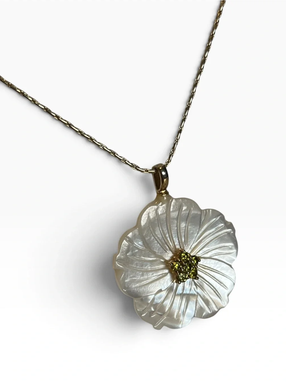 Cookie Lee Mother Of Pearl Shell Flower Crystal Gold Tone Necklace CC X